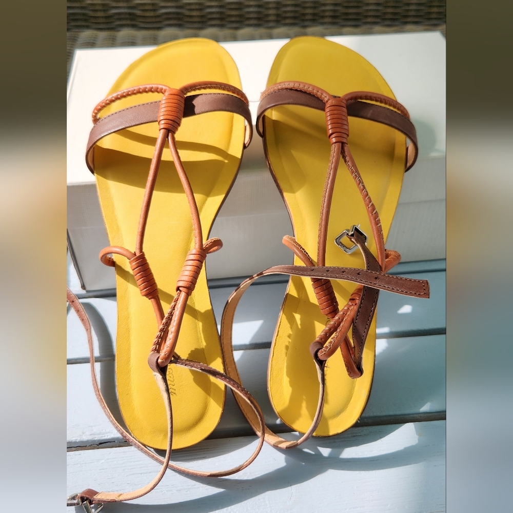 New! MISS UNIQUE- yellow, brown leather sandals size 7.5